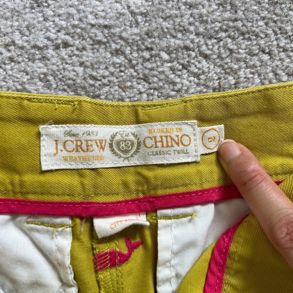 J. Crew Classic 4.5” Chino Whale Critter Shorts Mustard Yellow Size 2 - Picture 7 of 7